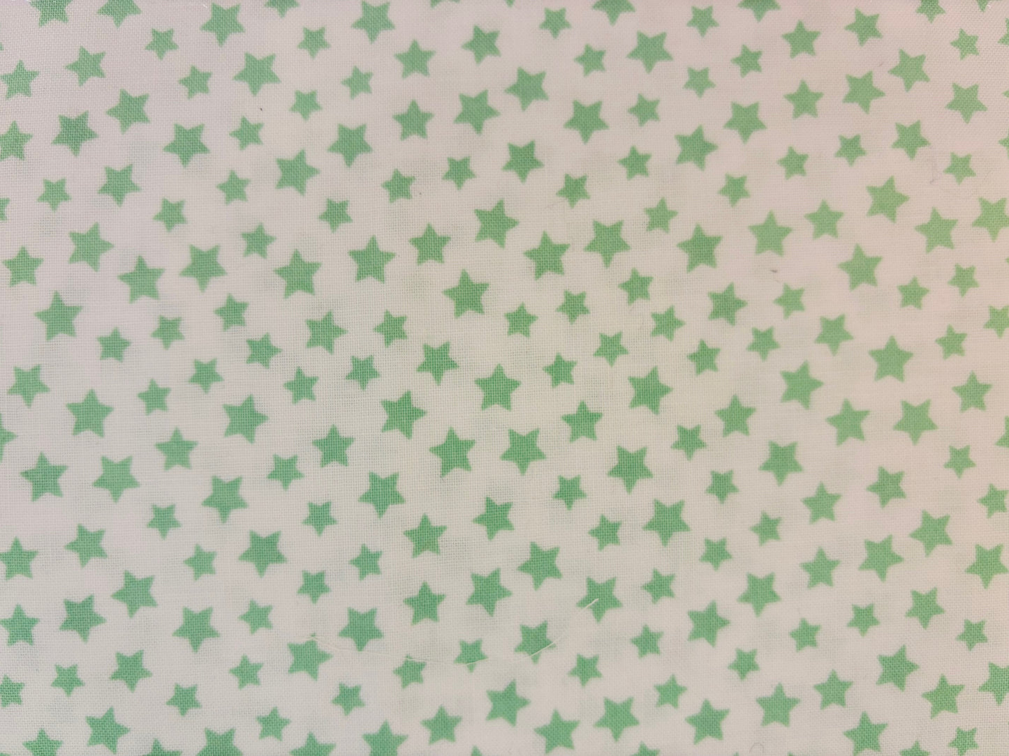 BRIGHTS AND PESTEIS BASICS fondo blanco estrellas verde