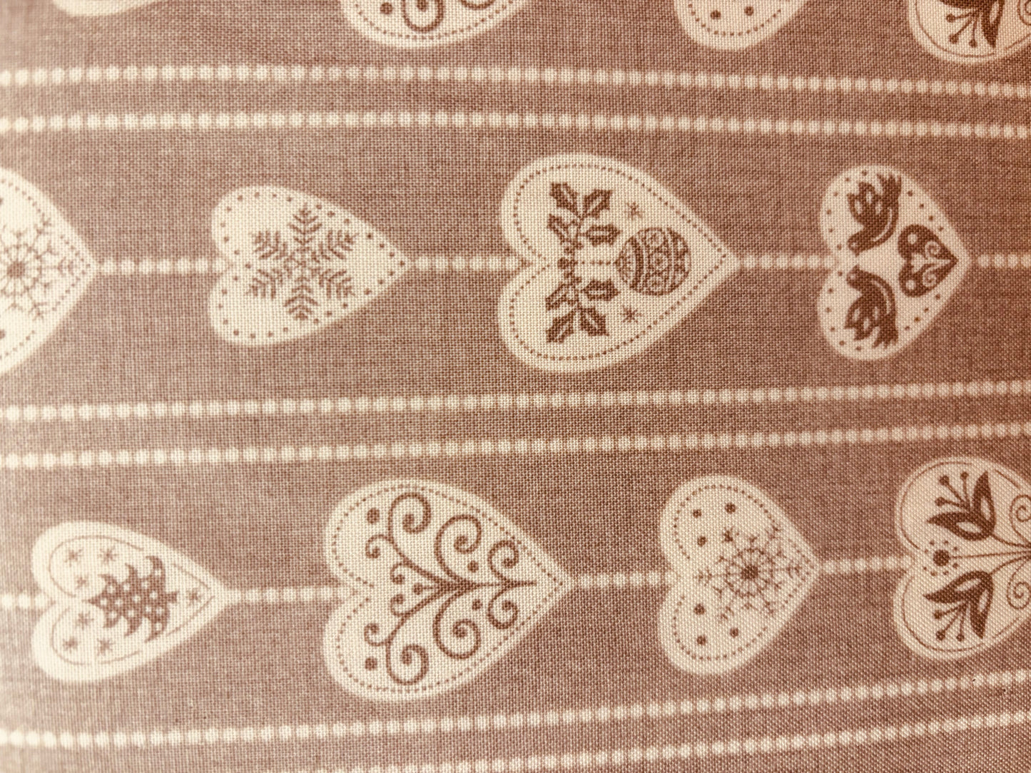 THE HENLEY STUDIO estampado corazones