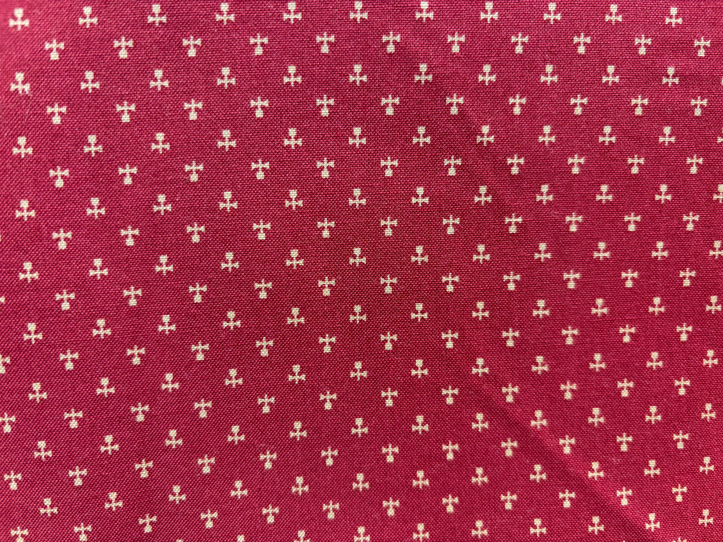 REPRO REDS fondo granate dibujo pequeñO