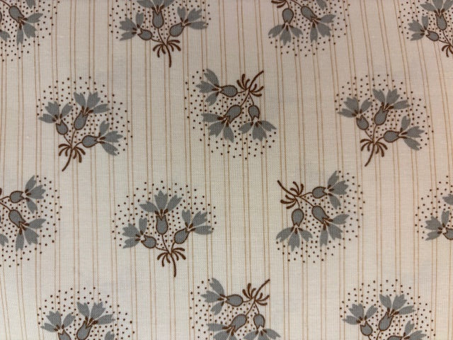 ANTIQUITIES, QUILTING TREASURES fondo crudo con rayas y flores verde