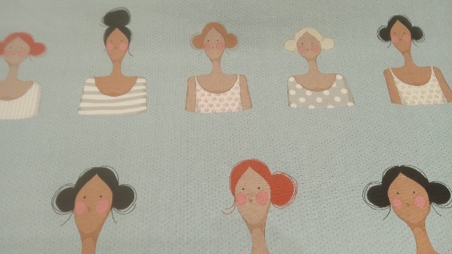 TILDA QUILT COLECCTION  mujeres fondo azul con lunares