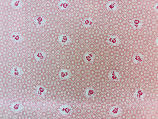QUILTERS BASIC  flor fondo rosa