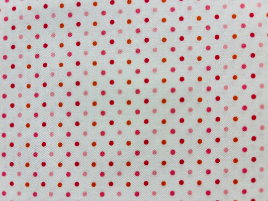KENSINGTON FOR QUILTING TREASURES lunares rosa fondo blanco