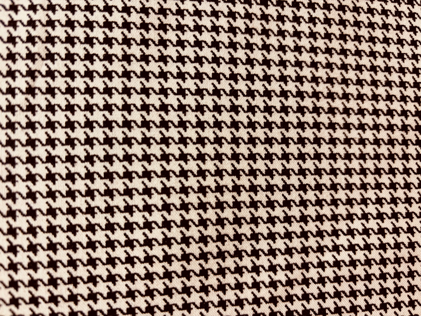 HOUNDSTHOOTH  pata de gallo negro