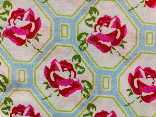 SUGAR HILL BY TANYA WHELAN fondo azul claro rosas en octógono