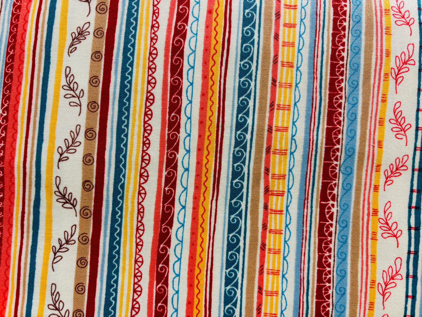 CHRISTINE GRAF 2015, QUILTING TREASURES  columnas colores y dibujos