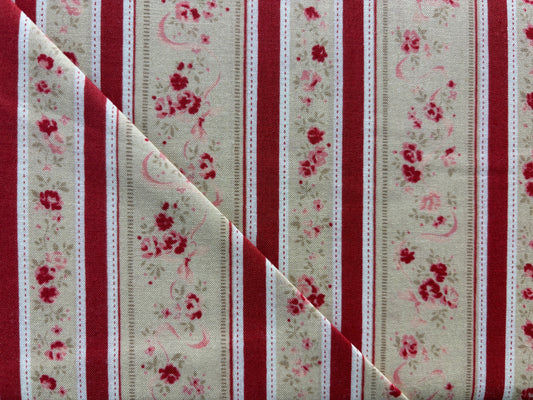 DURHAM QUILT COLLECTION  columnas granate y de flores