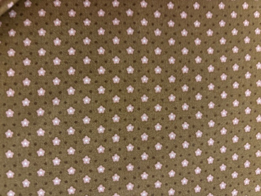 QUILTERS HISTORY  fondo marron oscuro con lunares y flores