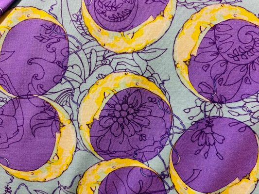 LUNA AMARILLA Y MORADA