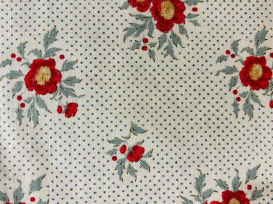 TILDA, MERRY LITTLE CHRISTMAS, FONDO BLANCO CON LUNARES ROJAS Y FLORES