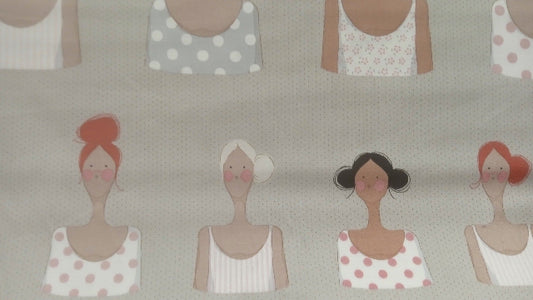 TILDA QUILT COLECCTION mujeres fondo gris y lunares